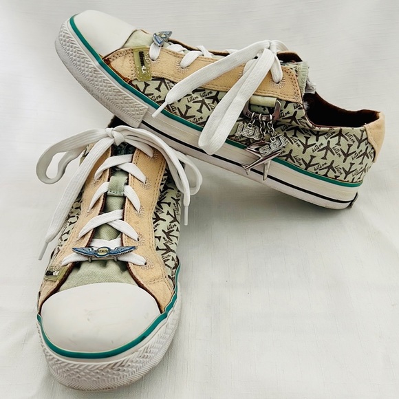 Kitson~LA / Jet Set Charmed Sneakers - Picture 14 of 14